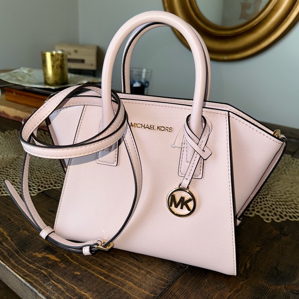 NWT Michael Khors Small Avril Pink Purse